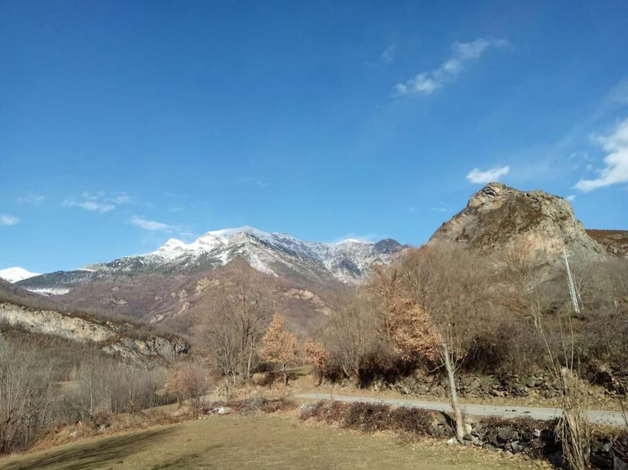 Villa La Borda De Sesué Esterno foto
