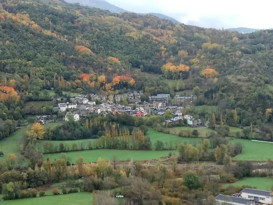 Villa La Borda De Sesué Esterno foto
